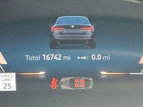 Used 2025 BMW 430i xDrive Coupe w/ Premium Package image 21