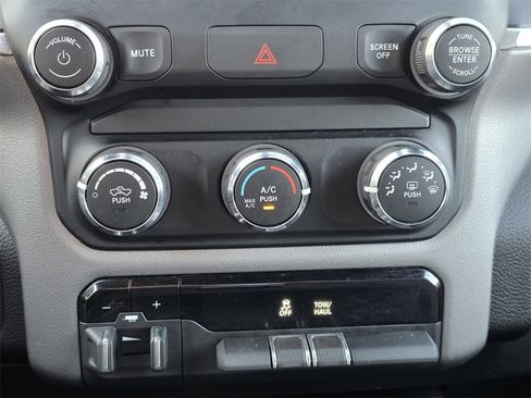 Used 2024 RAM 2500 Big Horn image 17