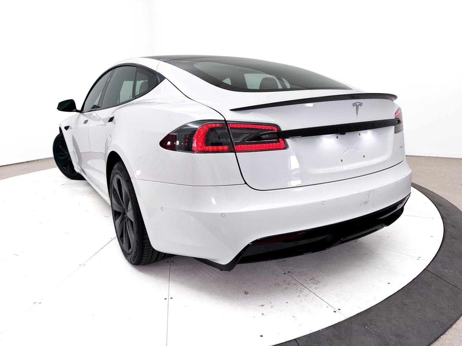 Used 2021 Tesla Model S Plaid AWD/4WD image 7