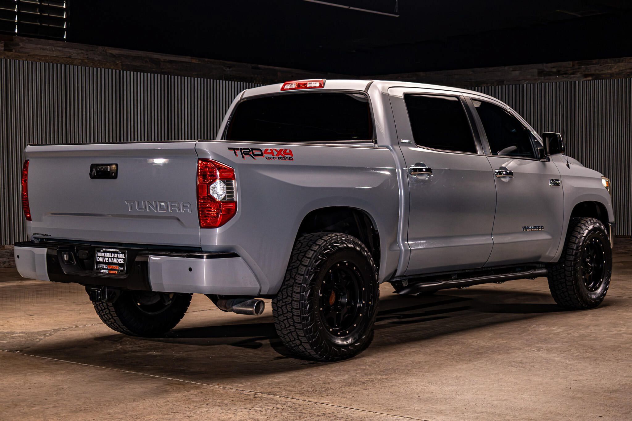 Used 2018 Toyota Tundra Limited w/ Limited Premium Package AWD/4WD image 9