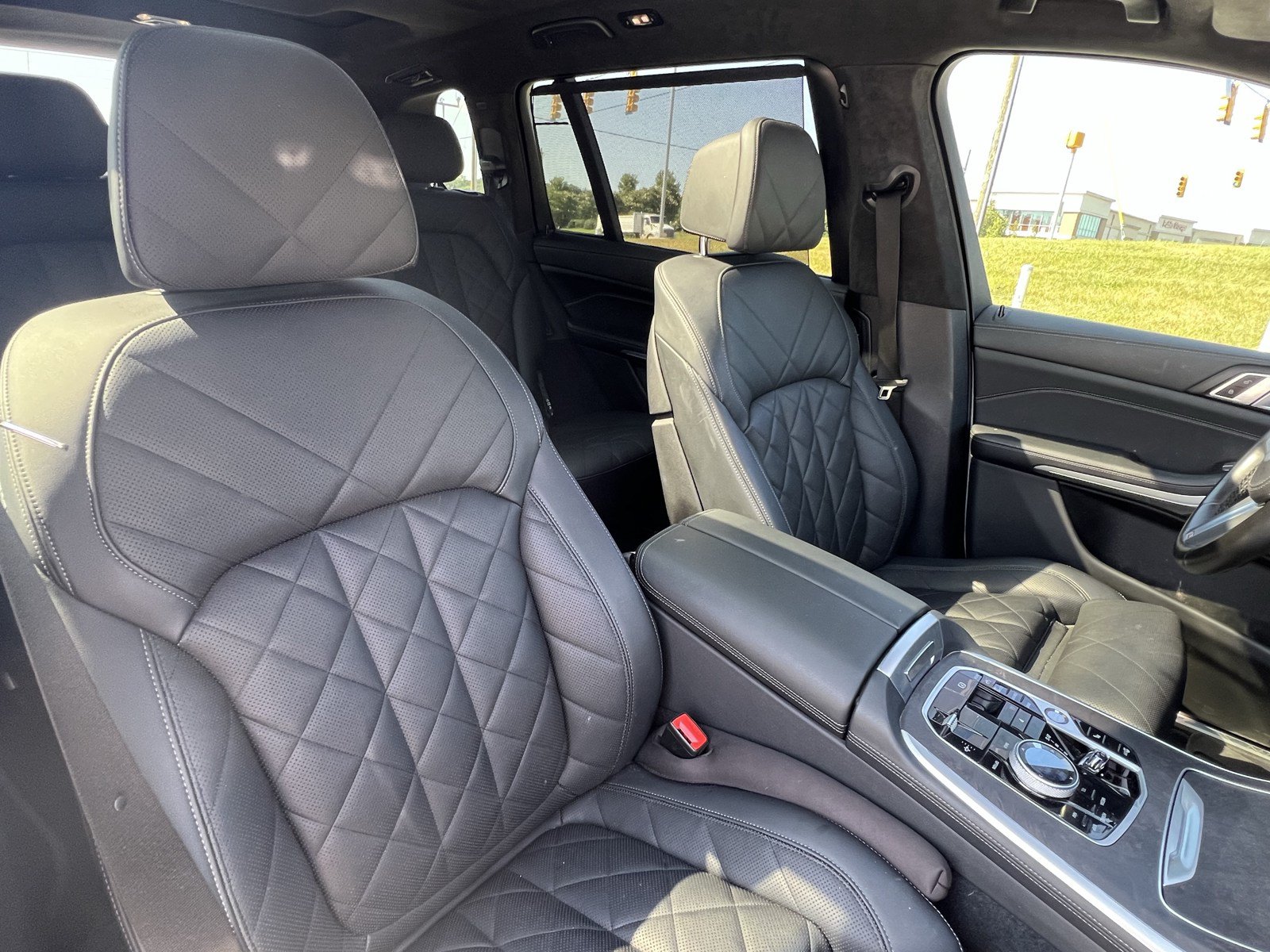 Used 2024 BMW X7 xDrive40i w/ Executive Package AWD/4WD image 34