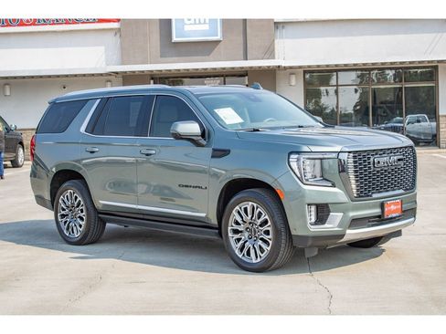 Used 2024 GMC Yukon Denali w/ Advanced Technology Package AWD/4WD image 2