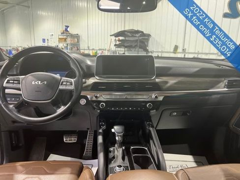 Used 2022 Kia Telluride SX w/ SX Prestige Package image 14
