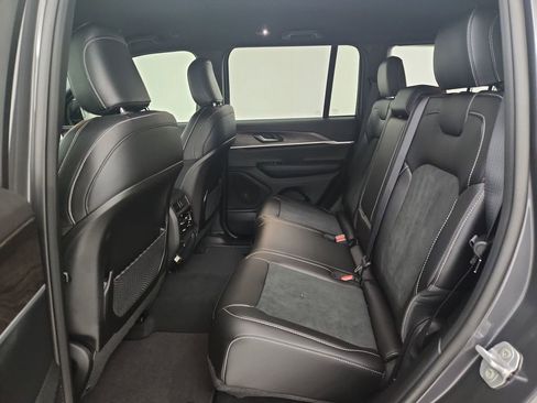 New 2026 Jeep Grand Cherokee Laredo image 31