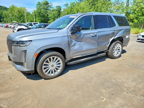 Used 2024 Cadillac Escalade Premium Luxury AWD/4WD image 2