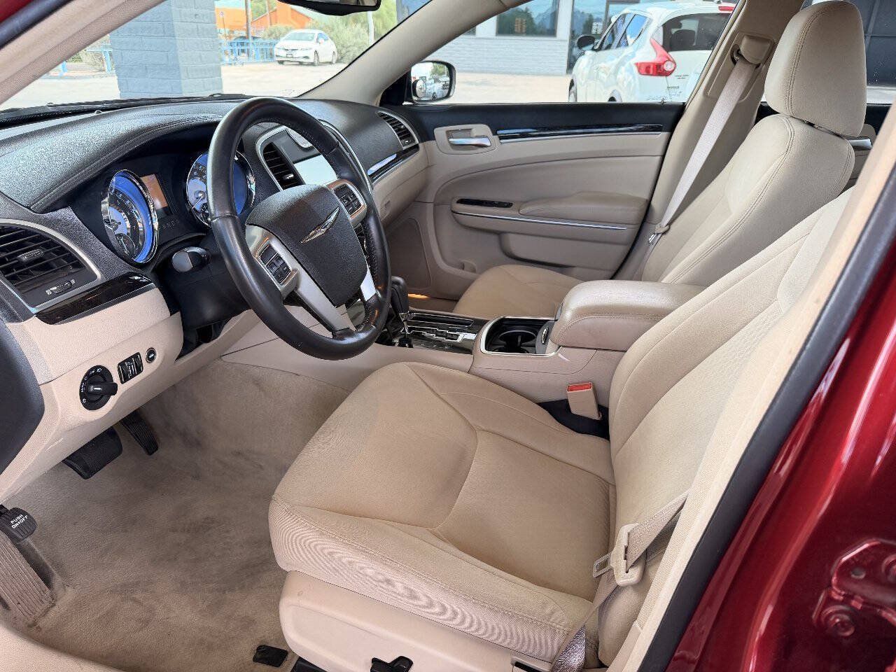 Used 2011 Chrysler 300 RWD image 9