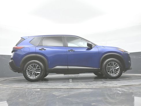 Used 2023 Nissan Rogue S image 40
