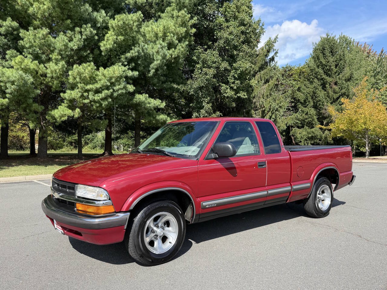 Used 2000 Chevrolet S10 Pickup LS w/ Preferred Equipment Group RWD image 10