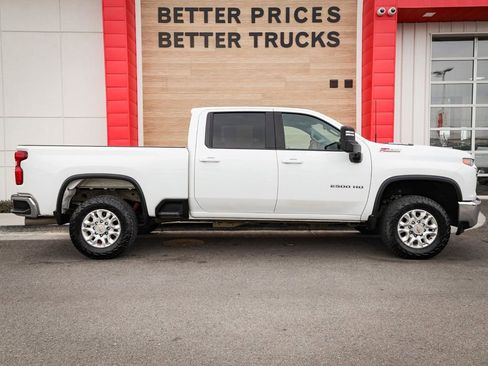Used 2023 Chevrolet Silverado 2500 LT AWD/4WD image 2