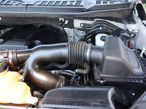 Used 2019 Ford F150 Lariat w/ Equipment Group 502A Luxury AWD/4WD image 39
