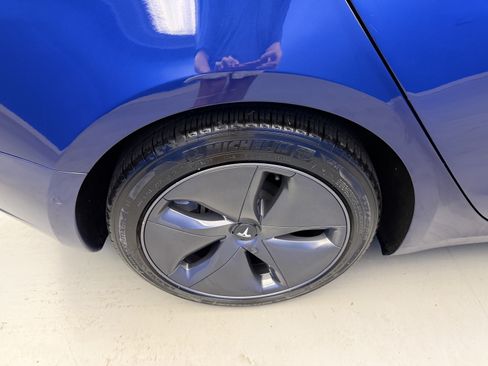 Used 2021 Tesla Model 3 Standard Range Plus RWD image 9