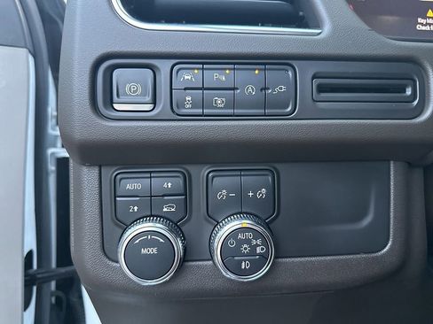 Used 2022 GMC Yukon SLT image 14