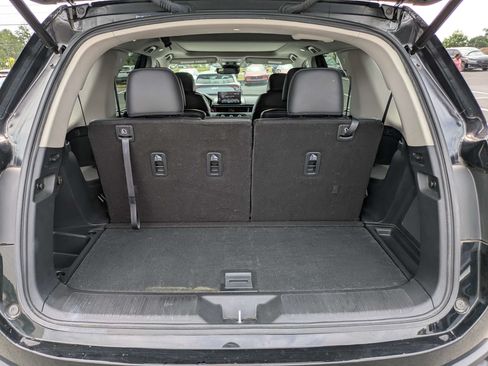 Certified 2023 Honda Pilot Touring image 18