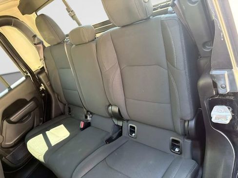 Used 2022 Jeep Gladiator Sport AWD/4WD image 13