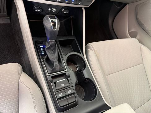 Used 2019 Hyundai Tucson Value FWD image 16