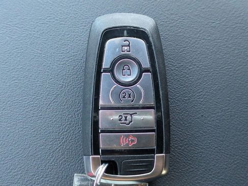 Used 2025 Ford Explorer ST image 31