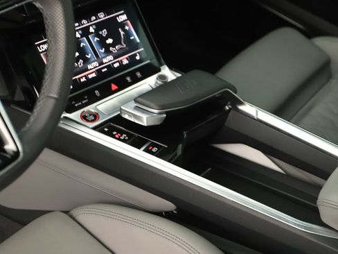Certified 2024 Audi SQ8 e-tron Premium Plus w/ Black Optic Package AWD/4WD image 17