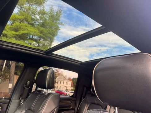 Used 2019 RAM 1500 Limited image 10