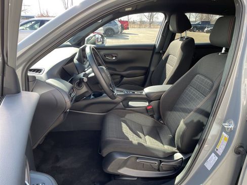 Used 2025 Honda HR-V Sport image 8
