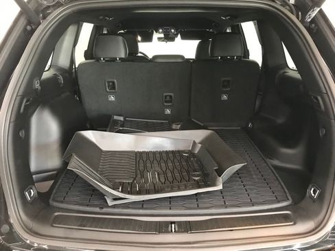 Used 2025 Jeep Grand Cherokee Limited image 29