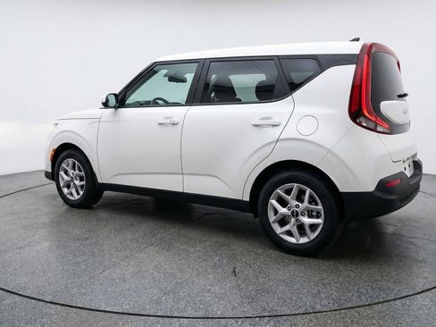 Used 2025 Kia Soul LX w/ LX Technology Package FWD image 6