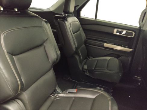 Used 2021 Ford Explorer XLT w/ Equipment Group 202A image 19