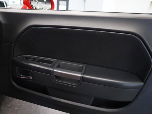 Used 2014 Dodge Challenger R/T Plus image 31