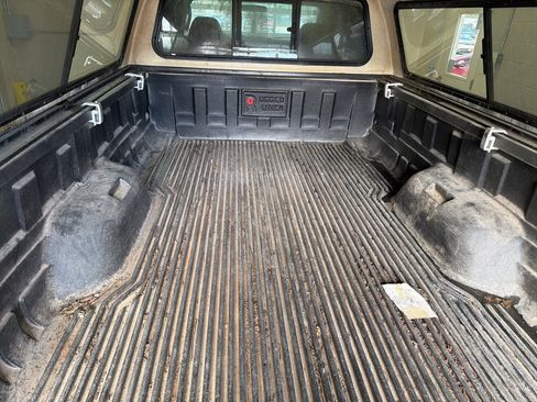 Used 2010 Ford F250 XL image 11