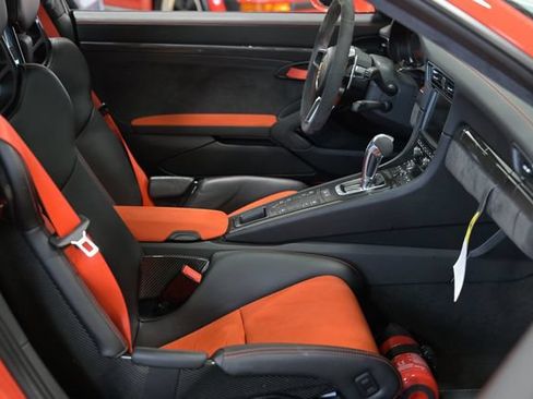 Used 2016 Porsche 911 GT3 RS RWD image 32