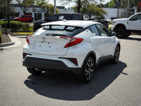 Used 2021 Toyota C-HR XLE image 11
