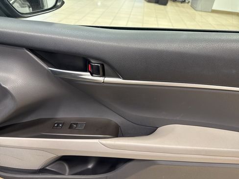 Used 2022 Toyota Camry LE image 19