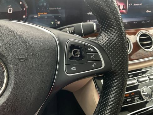 Used 2017 Mercedes-Benz E 300 4MATIC image 24