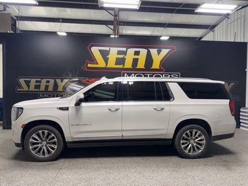 Used 2021 GMC Yukon XL Denali AWD/4WD image 2