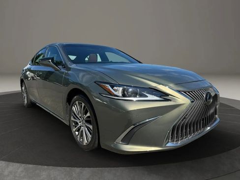 Used 2019 Lexus ES 350 w/ Premium Package FWD image 3