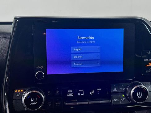 Used 2024 Toyota Highlander XLE image 14