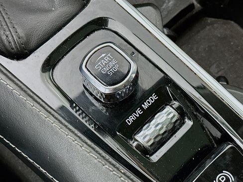 Used 2018 Volvo XC90 T6 Inscription w/ Convenience Package image 21