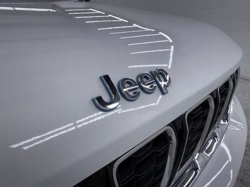 Used 2022 Jeep Grand Cherokee Limited 4xe AWD/4WD image 12