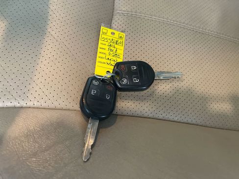 Used 2016 Ford F250 Lariat w/ Lariat Interior Package image 26