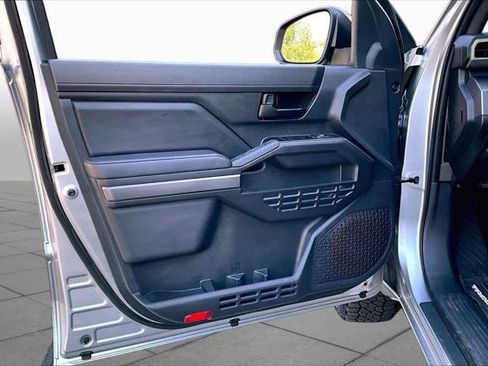 Certified 2025 Toyota Tacoma SR5 AWD/4WD image 22
