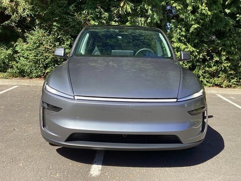 Used 2026 Tesla Model Y AWD image 21