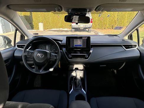 Used 2025 Toyota Corolla LE image 15