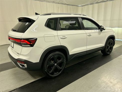 Certified 2025 Volkswagen Taos SEL w/ Black Wheel Plus Package image 2