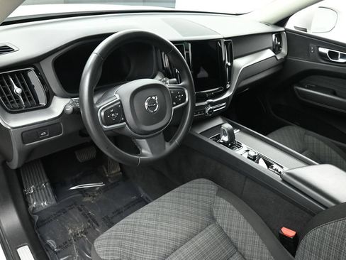 Used 2023 Volvo XC60 B5 Core AWD/4WD image 14