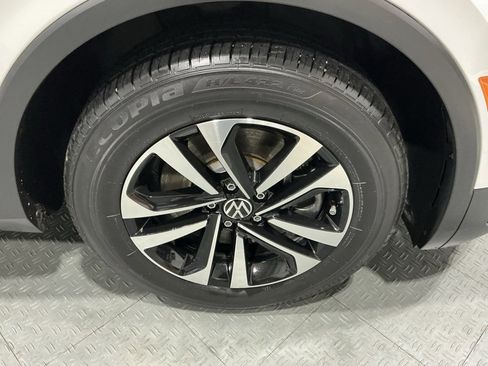 Used 2023 Volkswagen Tiguan S image 35