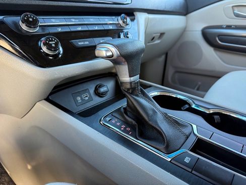 Used 2019 Kia Sedona L image 23