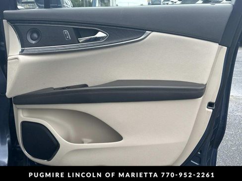 Used 2019 Lincoln Nautilus Reserve FWD image 14