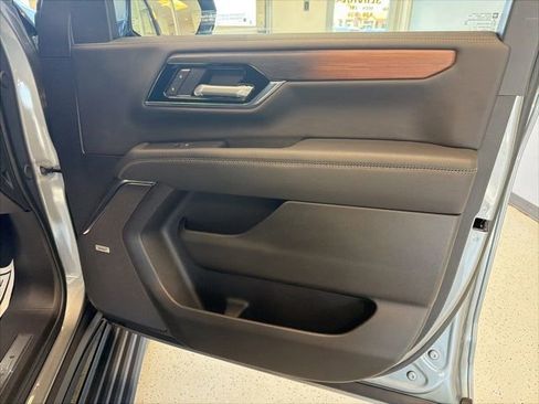 Used 2026 GMC Yukon XL Denali w/ Sun & Power Step Package AWD/4WD image 51