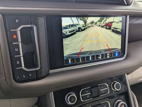 Used 2022 GMC Yukon XL Denali AWD/4WD image 26