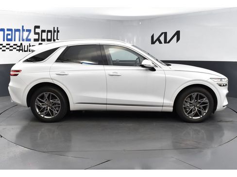 Used 2025 Genesis GV70 2.5T AWD/4WD image 6