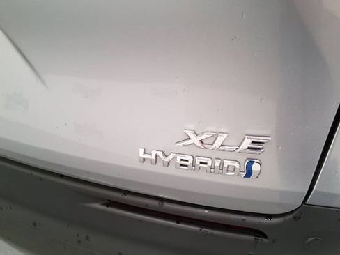 Used 2024 Toyota Sienna XLE FWD image 37